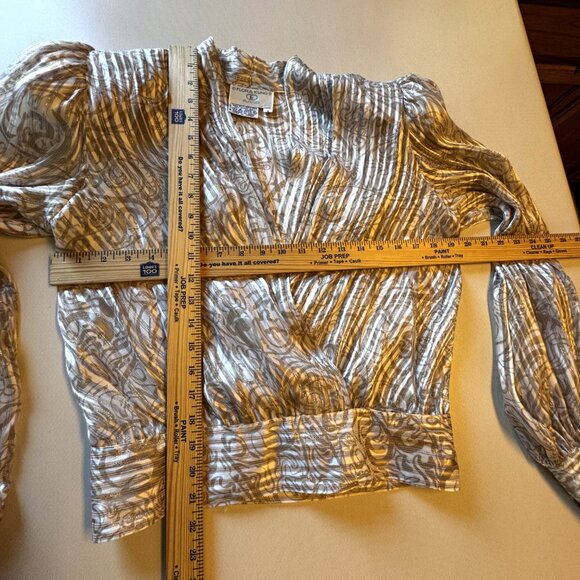 VTG Flora Kung 100% Silk Blouse Size 8 Cream Gold Print Deep Plunge Neck 70s 80s - Picture 8 of 10